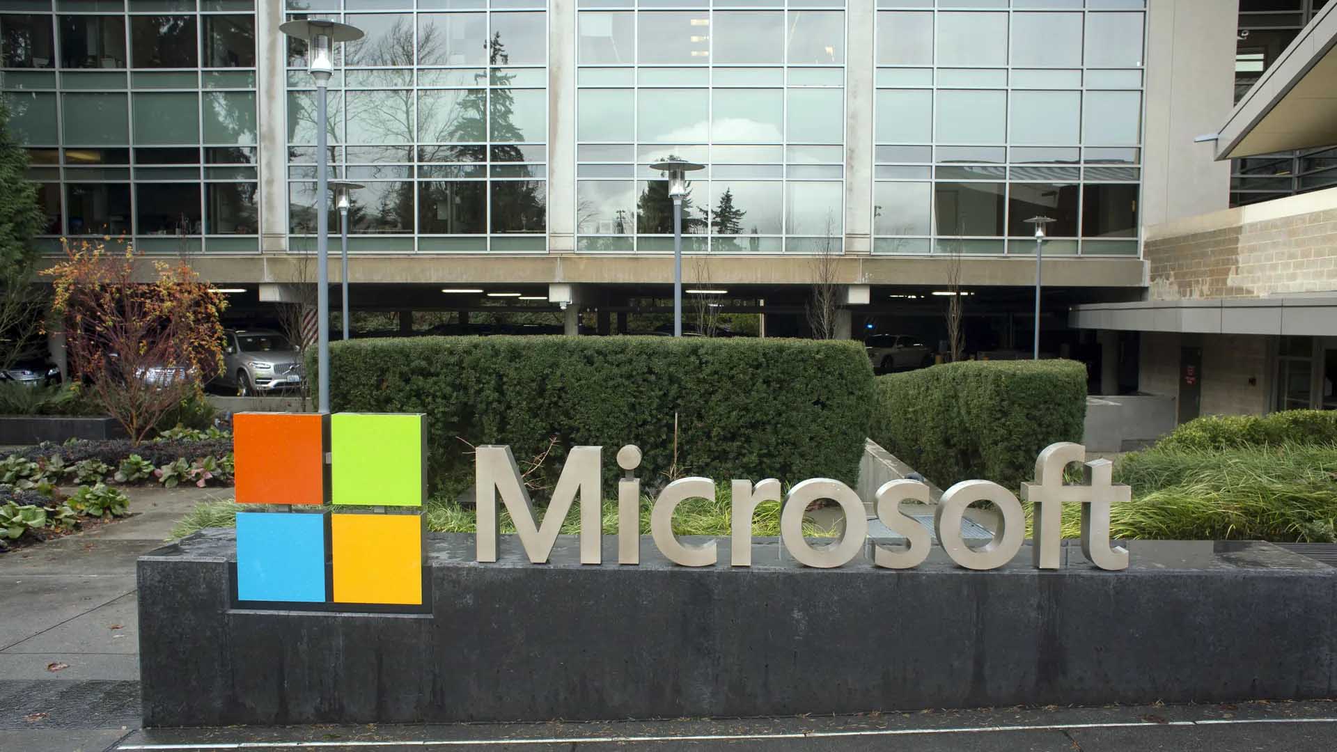 Microsoft demite milhares de engenheiros para apostar mais em IA Microsoft demite milhares de engenheiros para apostar mais em IA