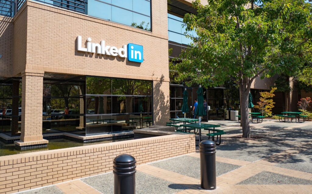 LinkedIn prepara nova vaga de despedimentos no sector tecnológico
