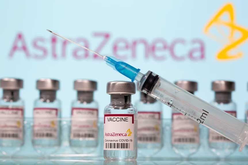 AstraZeneca admite que a sua vacina contra a Covid pode causar efeitos colaterais raros