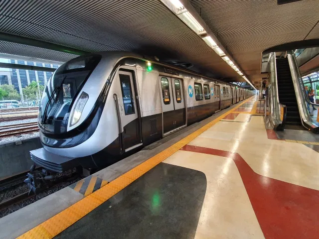 Governo anuncia as rotas da primeira fase do Metro de Superfície de Luanda