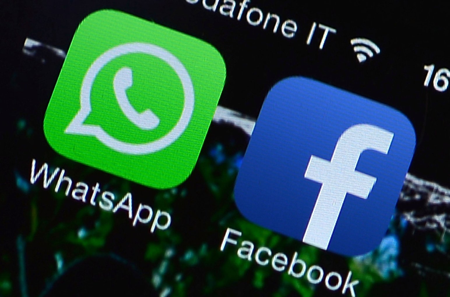 WhatsApp supera liderança do Facebook após 9 anos