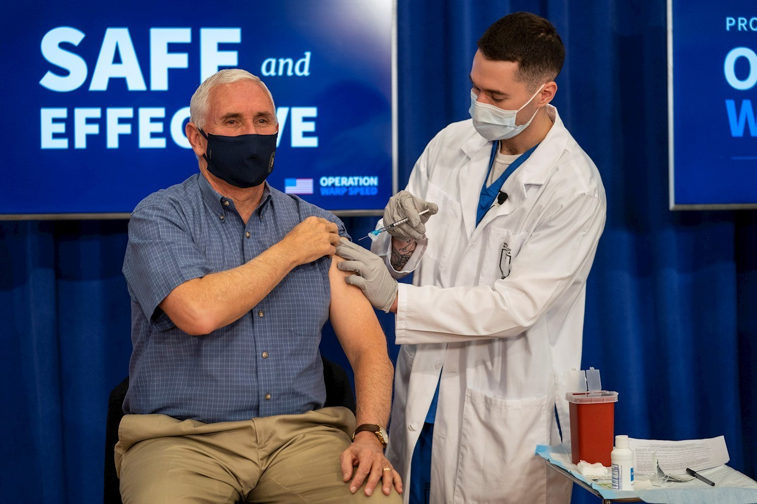 Mike Pence recebeu a primeira dose de vacina contra a Covid-19