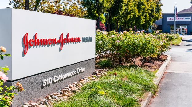 EUA suspendem a aplicação de vacina da Johnson & Johnson após casos de trombose