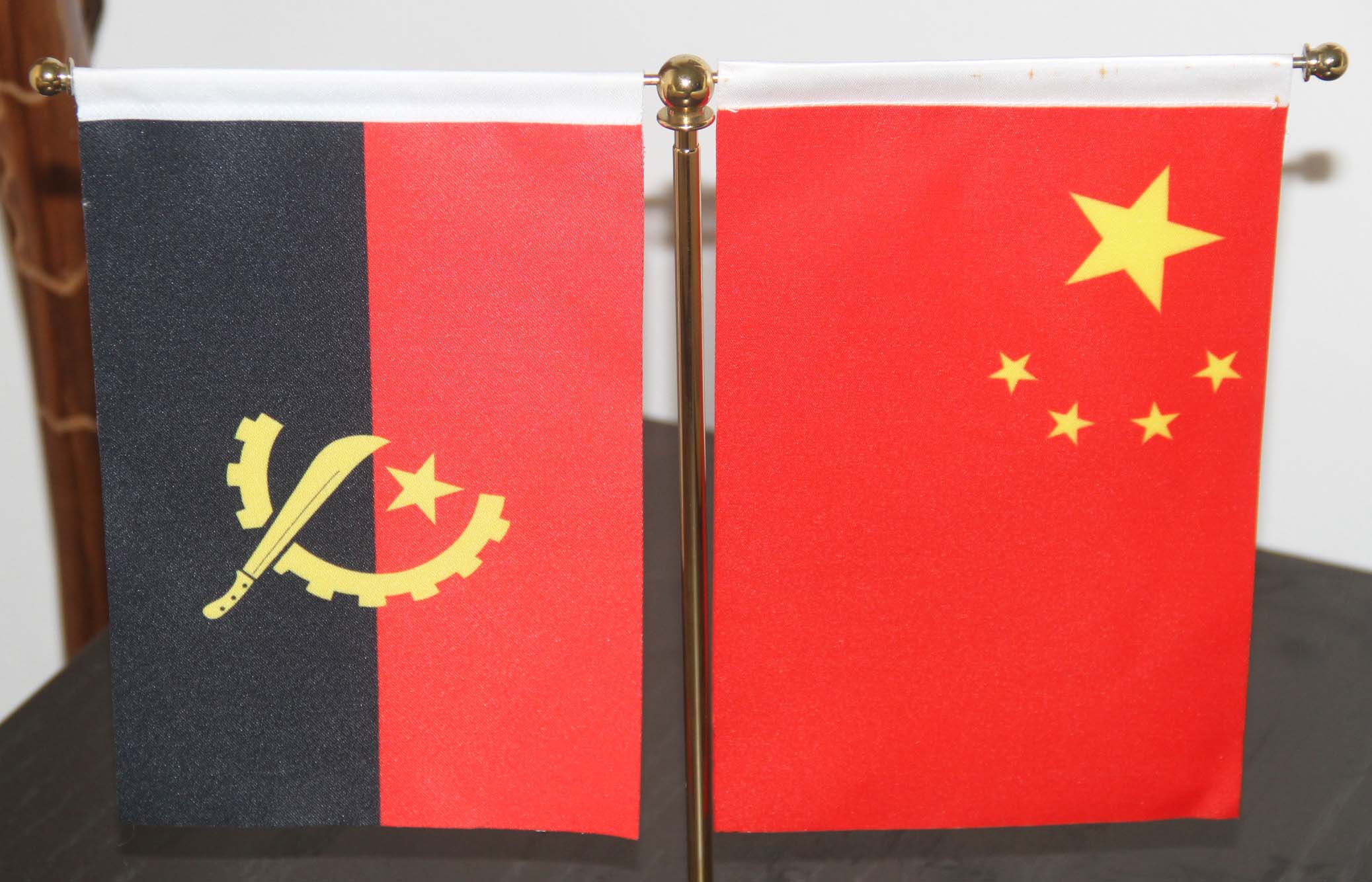 China empresta a angola 249 milhões de dólares para financiar projecto de banda larga