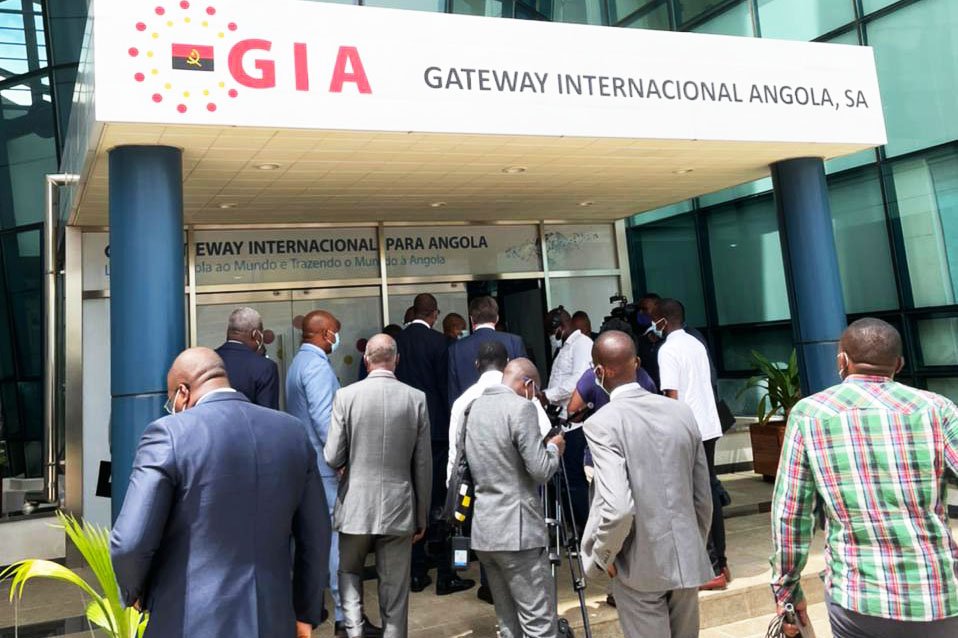 Ministro das Telecomunicações visita instalações Gateway Internacional Angola