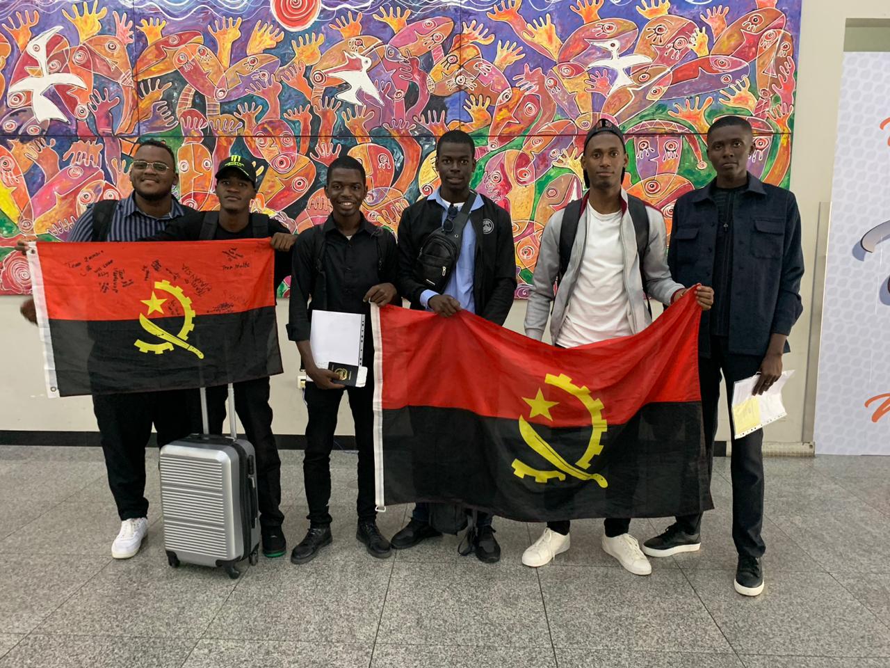 Team Angola já em Singapura para disputar o campeonato mundial de robótica