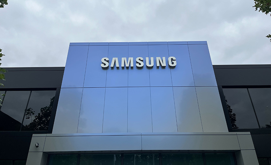 Samsung regista lucro histórico, mas perde mais de 100 mil milhões em valor de mercado